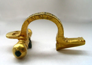 Fibula de aur